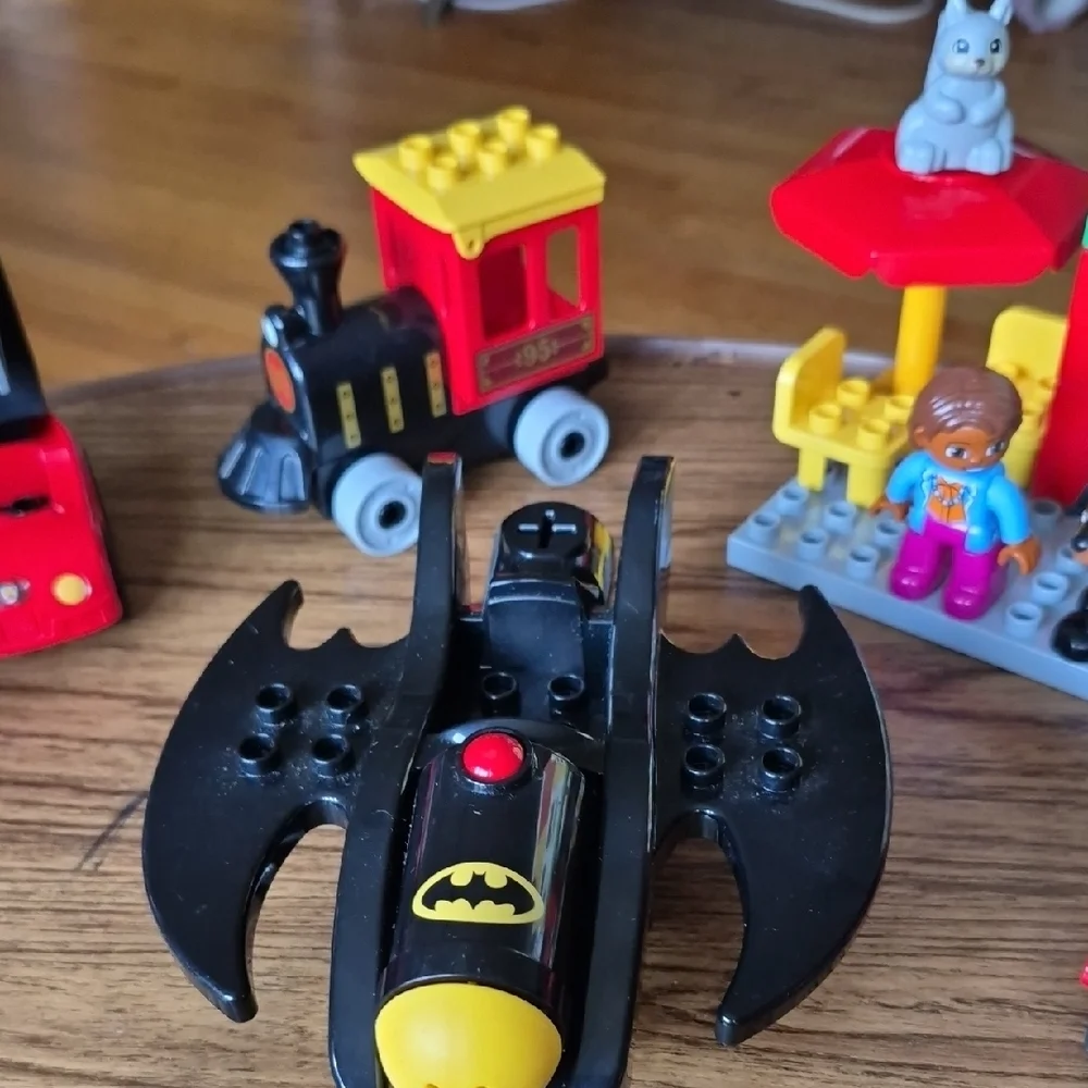 LEGO HULK SPIDERMAN BAT PLANE City Fire and Rescue Set- Red, Yellow, Black Used